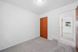 5574 Dogwood Dr, Jackson, MI 49201 - Photo 24