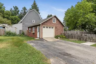 29 W Division St NE, Rockford, MI 49341 - Photo 36