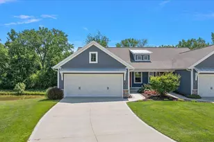 570 Riverbank Cir, Zeeland, MI 49464 - Photo 4