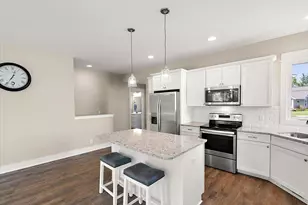 570 Riverbank Cir, Zeeland, MI 49464 - Photo 18