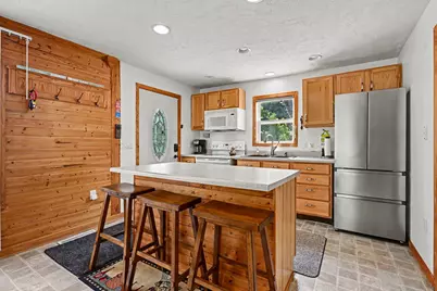 731 Beechwood Drive, Delton, MI 49046 - Photo 8