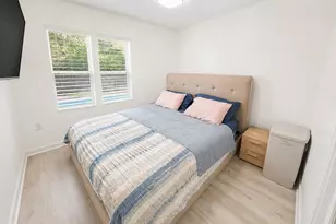 1323 Coolidge Ave, Kalamazoo, MI 49006 - Photo 6