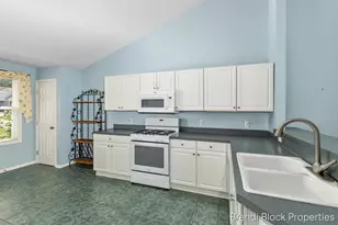 59 Pond Ridge Dr NE, Grand Rapids, MI 49546 - Photo 8