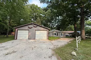 5256 Blueberry Dr, Harrison, MI 48625 - Photo 2