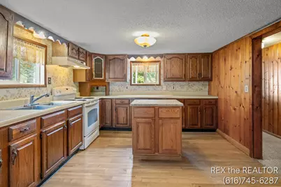 167 W Brooks Street, Newaygo, MI 49337 - Photo 4