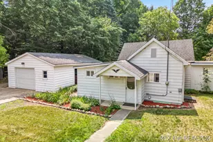 167 W Brooks St, Newaygo, MI 49337 - Photo 1
