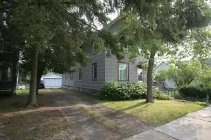 1701 13th Ave, Menominee, MI 49858 - Photo 2
