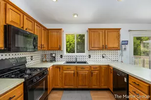 1930 Mullins Ave NW, Grand Rapids, MI 49534 - Photo 8
