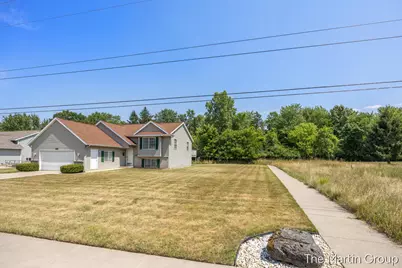 1930 Mullins Avenue NW, Grand Rapids, MI 49534 - Photo 2