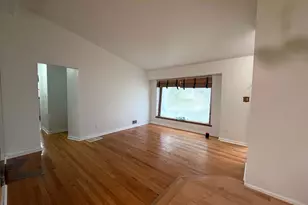 29671 Macintyre St, Livonia, MI 48150 - Photo 6