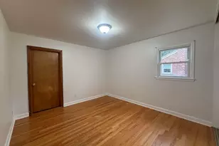 29671 Macintyre St, Livonia, MI 48150 - Photo 2