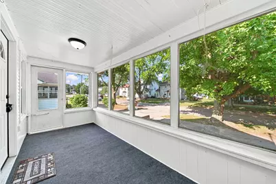 615 N Pleasant Street, Jackson, MI 49202 - Photo 4