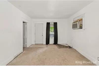 536 Shepard Street, Lansing, MI 48912 - Photo 8