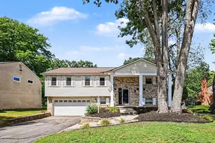 1560 Chanticlair Cir, Wixom, MI 48393 - Photo 2