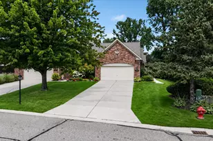 39628 Village Run Dr, Northville, MI 48168 - Photo 18