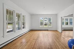 216 E Danaher St, Ludington, MI 49431 - Photo 4