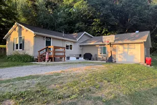 10456 S Ferris Ave, Grant, MI 49327 - Photo 2