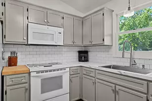 4583 Sutton Pl SW, Grandville, MI 49418 - Photo 8