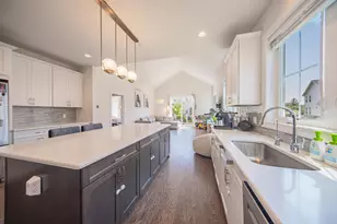 3081 N Spurway Dr, Ann Arbor, MI 48105 - Photo 16