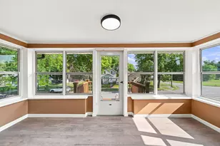 337 E Addison St, Jackson, MI 49203 - Photo 4