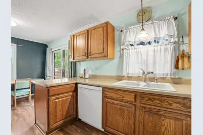 1095 Roosevelt Court, Muskegon, MI 49441 - Photo 10
