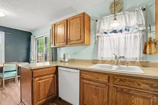 1095 Roosevelt Ct, Muskegon, MI 49441 - Photo 10