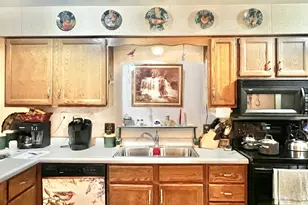 445 Mansfield Dr, Lapeer, MI 48446 - Photo 10