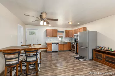 1447 West Street, Muskegon, MI 49442 - Photo 6