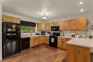 25028 Jefferson Center St, Cassopolis, MI 49031 - Photo 6
