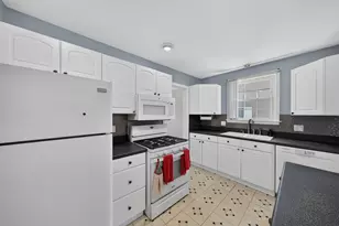 21824 S Elizabeth Street E, Saint Clair Shores, MI 48080 - Photo 10