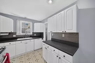 21824 S Elizabeth Street E, Saint Clair Shores, MI 48080 - Photo 12