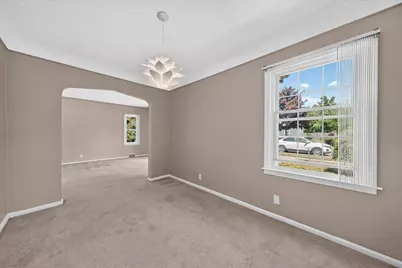 21824 S Elizabeth Street E, Saint Clair Shores, MI 48080 - Photo 8