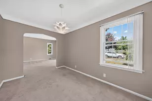 21824 S Elizabeth Street E, Saint Clair Shores, MI 48080 - Photo 8