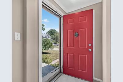 21824 S Elizabeth Street E, Saint Clair Shores, MI 48080 - Photo 4