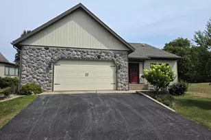 404 Vienna Ln, Fremont, MI 49412 - Photo 1