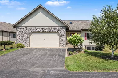 404 Vienna Lane, Fremont, MI 49412 - Photo 2