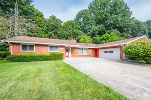 4334 Laurel Dr, Saint Joseph, MI 49085 - Photo 1