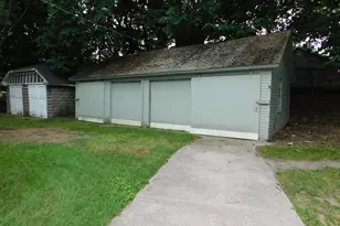 157 Harrison St, Manistee, MI 49660 - Photo 8