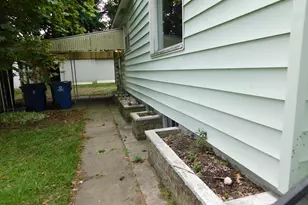 157 Harrison St, Manistee, MI 49660 - Photo 4
