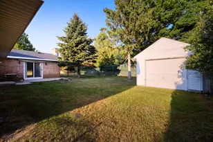 8807 Lake Park Dr, Onekama, MI 49675 - Photo 34