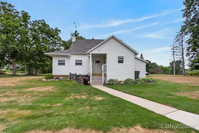 2817 Kissing Rock Avenue SE, Lowell, MI 49331 - Photo 4