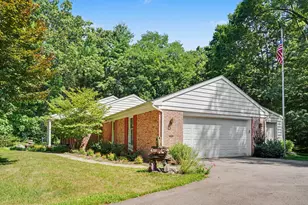 22727 Sunset Dr, Kalamazoo, MI 49009 - Photo 4