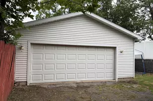 120 Bent Oak Ave, Adrian, MI 49221 - Photo 2