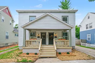 1021 Lincoln Ave NW, Grand Rapids, MI 49504 - Photo 2
