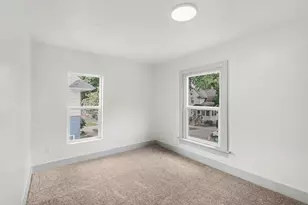 1021 Lincoln Ave NW, Grand Rapids, MI 49504 - Photo 14