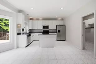 2189 Clinton View Cir, Rochester Hills, MI 48309 - Photo 24