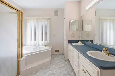 2189 Clinton View Circle, Rochester Hills, MI 48309 - Photo 36