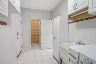 2189 Clinton View Cir, Rochester Hills, MI 48309 - Photo 30