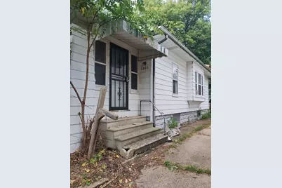2202 Swayze Street, Flint, MI 48503 - Photo 2