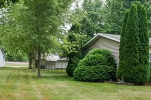 79 Hawley St, Quincy, MI 49082 - Photo 2